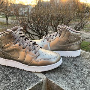 Air Jordan 1 Mid SE GS Sepia Stone